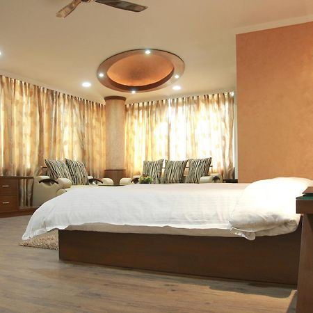 Chirag Residency Hotel Nova Deli Exterior foto