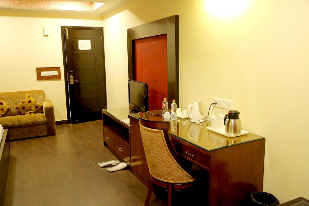 Chirag Residency Hotel Nova Deli Exterior foto