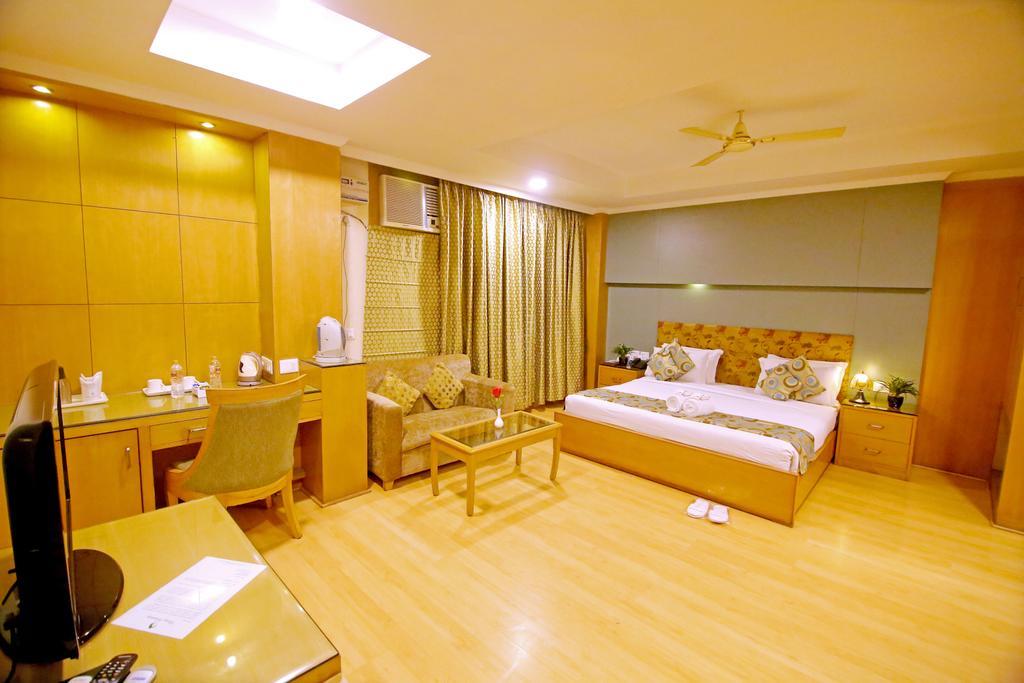 Chirag Residency Hotel Nova Deli Exterior foto