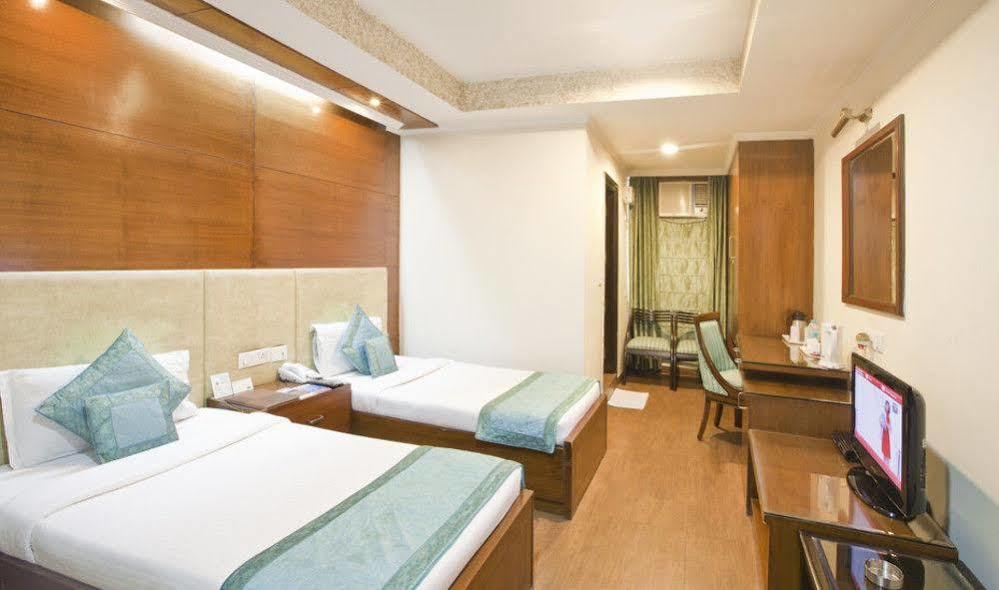 Chirag Residency Hotel Nova Deli Exterior foto