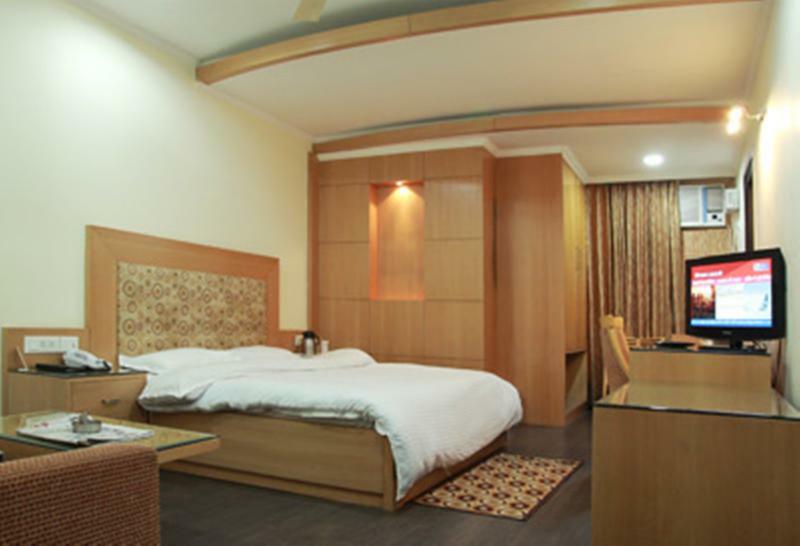 Chirag Residency Hotel Nova Deli Exterior foto